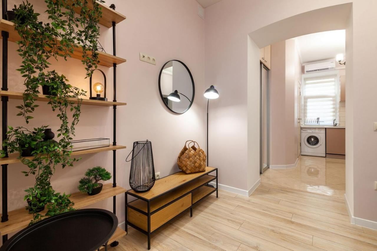 Avangard Magnus Apartment ลวีฟ ภายนอก รูปภาพ