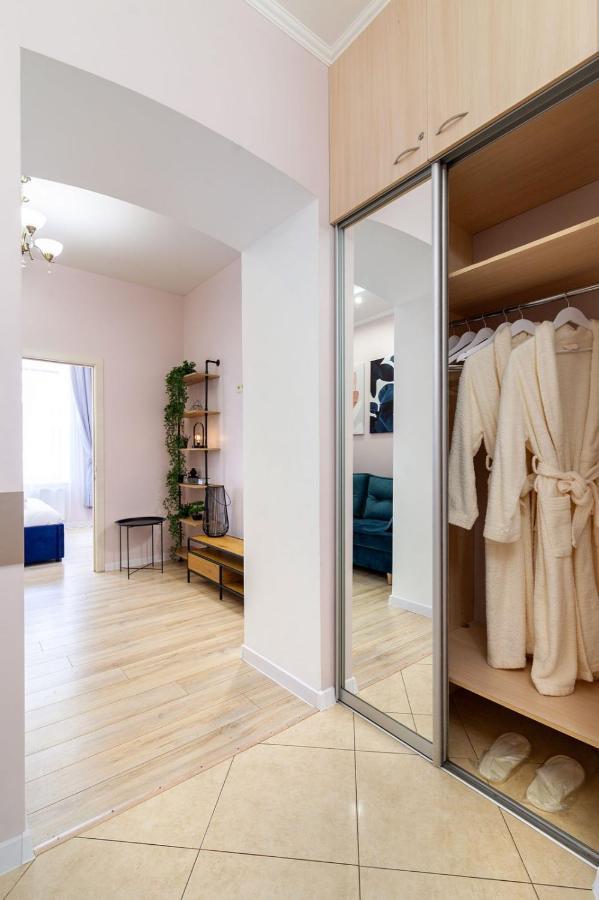 Avangard Magnus Apartment ลวีฟ ภายนอก รูปภาพ