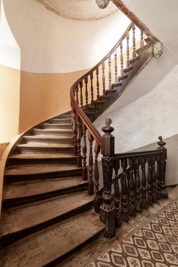 Avangard Magnus Apartment ลวีฟ ภายนอก รูปภาพ